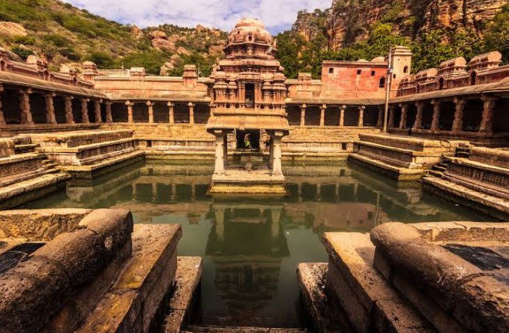 Adoni Fort